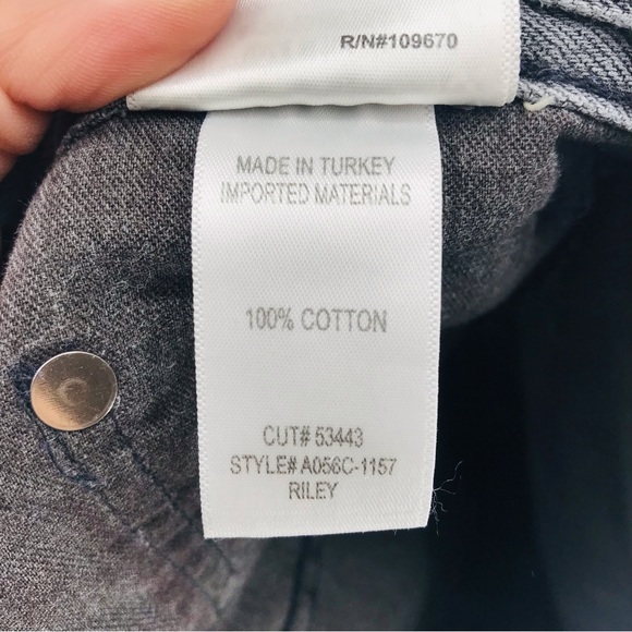 Agolde High Rise Riley Cutoff Denim Shorts in Gray Size 31 - Picture 4 of 6